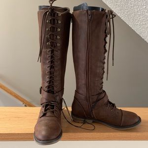 NWT MOSSIMO BOOTS